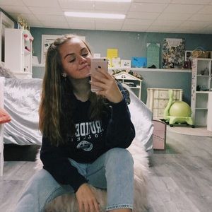 Meet your Posher, Lily